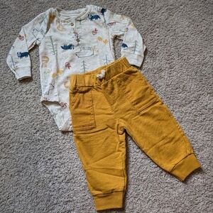 Carter's - 2 piece long sleeve outfit - 9 Months